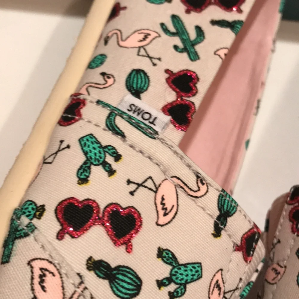 NWT TOM’S ALPARGATA CLOUD GREY FLAMINGO SUMMER VACAY CACTUS PRINT SHOES 6 womens - Picture 7 of 12